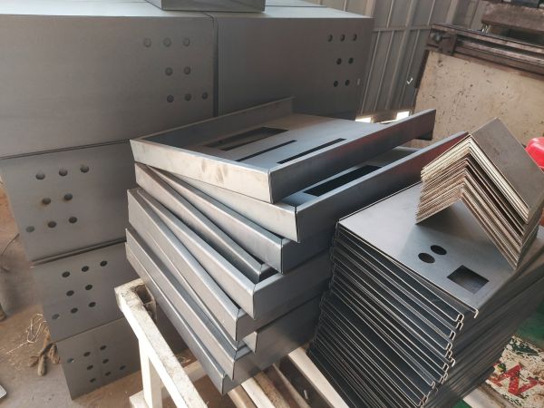 Gia công chi tiết kim loại tấm